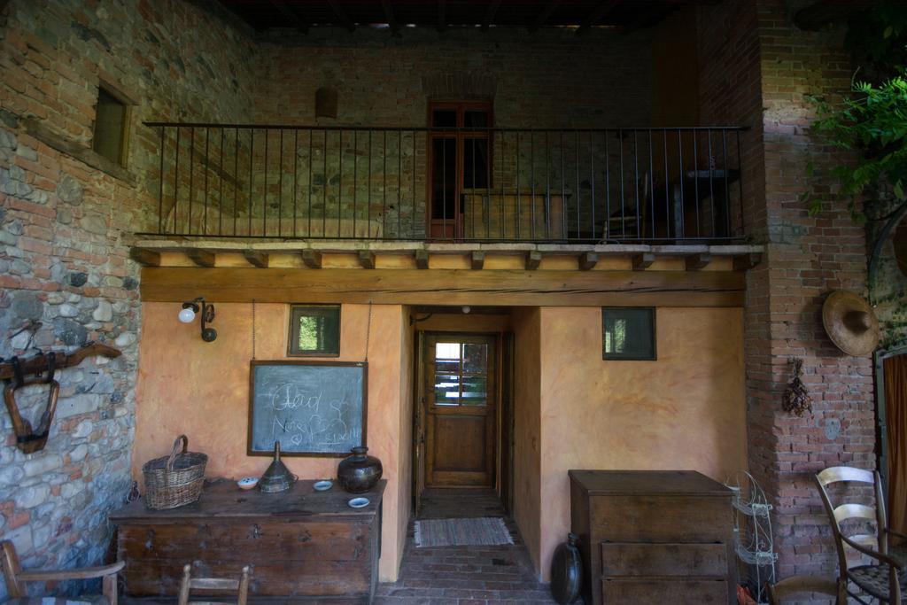 Locanda Dei Melograni Gossolengo Exterior photo
