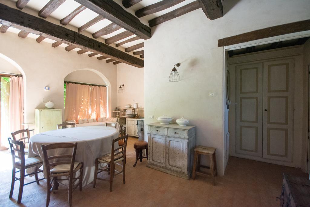 Locanda Dei Melograni Gossolengo Exterior photo